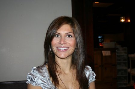 Kristin Hall Photo 27