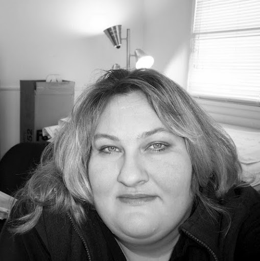 Lisa Howard Photo 45