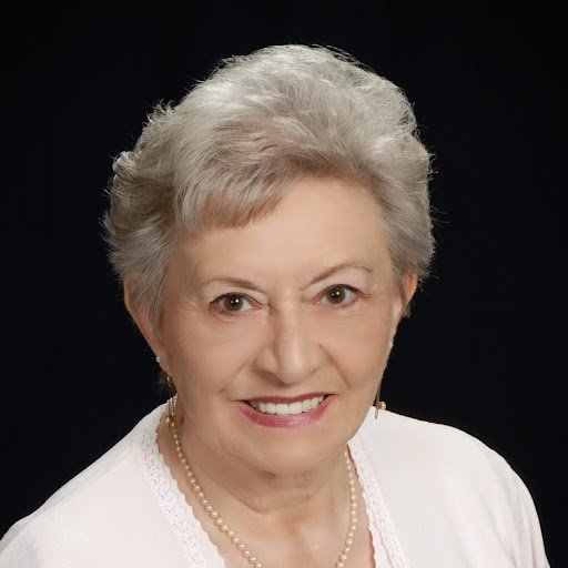 Barbara Lewandowski Photo 27