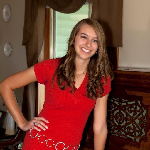 Alyssa Cowan Photo 8