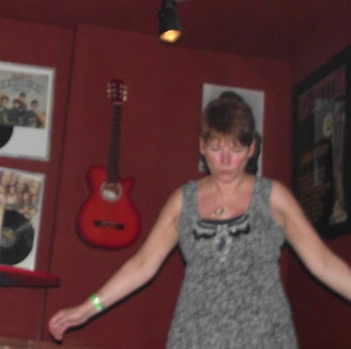 Andrea Mclaughlin Photo 19