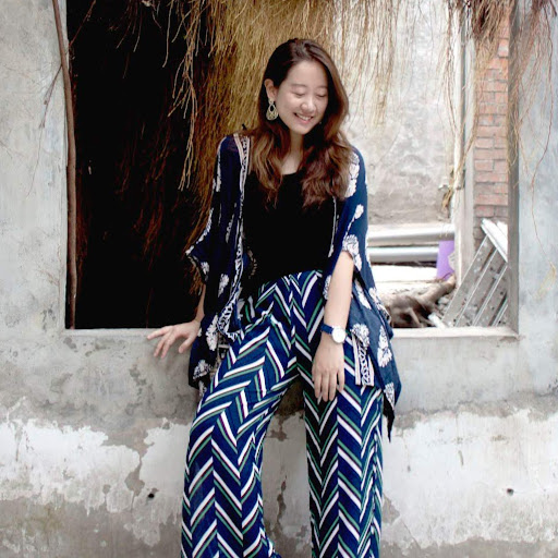 Joanne Lin Photo 15