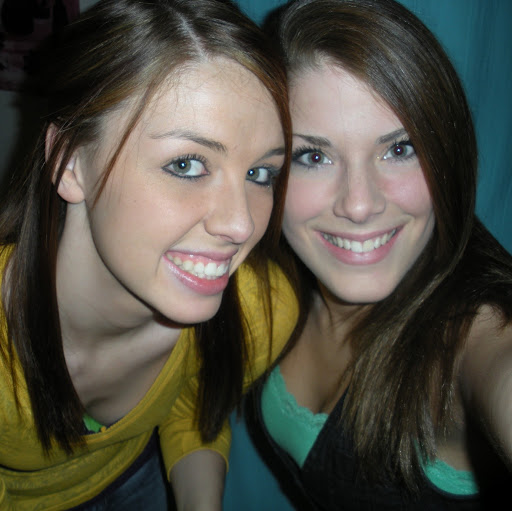 Holly Luke Photo 3
