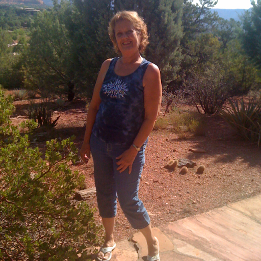 Lynne Larson Photo 30