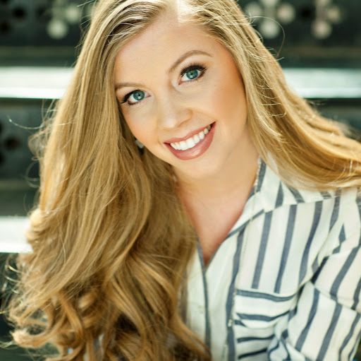 Ashley Sullivan Photo 33