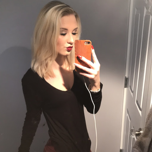 Hannah Andrews Photo 20
