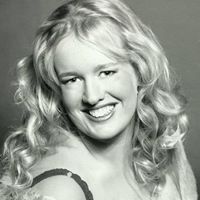 Lynda Robinson Photo 29