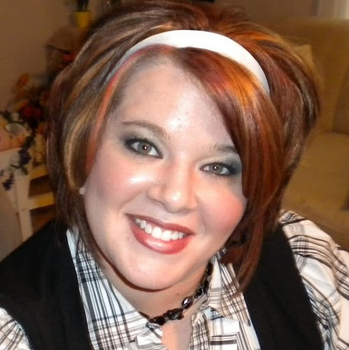 Julie Lyon Photo 31