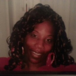 Denise Roberts Photo 14