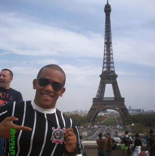 Douglas Pierre Photo 30