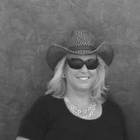 Lisa Guinn Photo 21