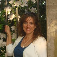 Anne Levine Photo 16