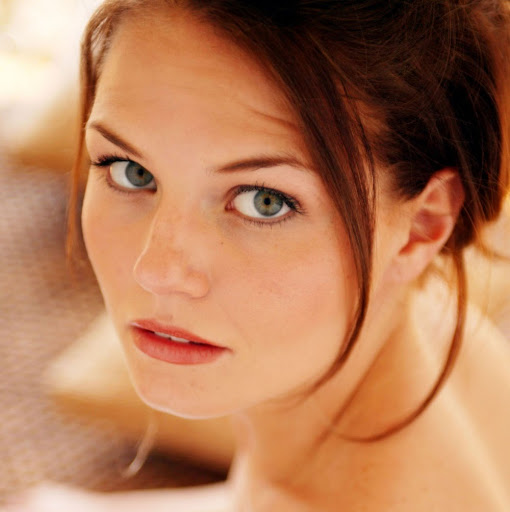 Alison Cameron Photo 34