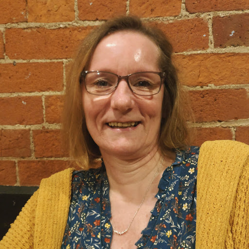 Julie Stokes Photo 22