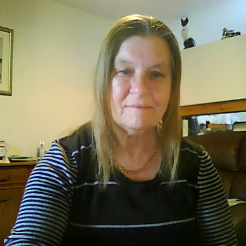 Jane Lowe Photo 9