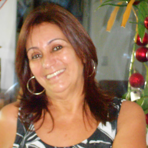 Linda Costa Photo 4