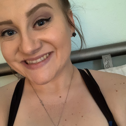 Sarah Lewis Photo 17