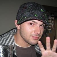 Jeremy Luttrell Photo 10