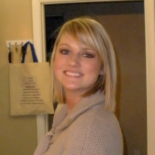 Elizabeth Collins Photo 14
