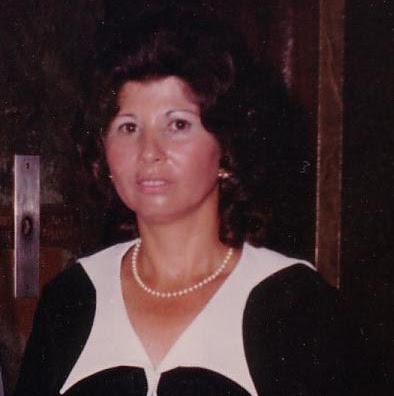 Isabel Vega Photo 14