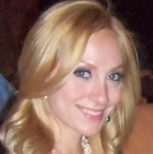 Julia Scott Photo 45