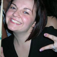 April Holloway Photo 15