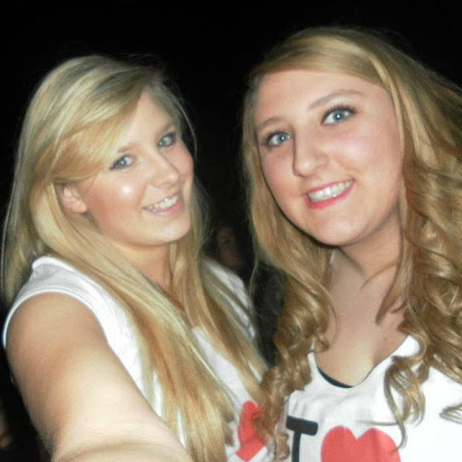 Aimee Stevenson Photo 30