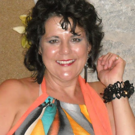 Gayle Lowe Photo 27
