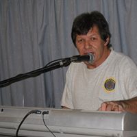 Robby Gray Photo 12