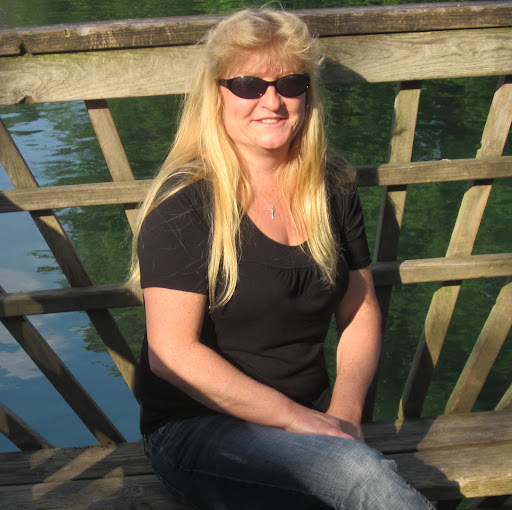 Robin Kelly Photo 20