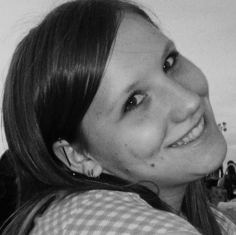 Jessica Elliott Photo 30