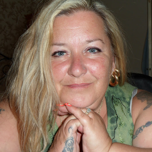 Julie Lane Photo 12