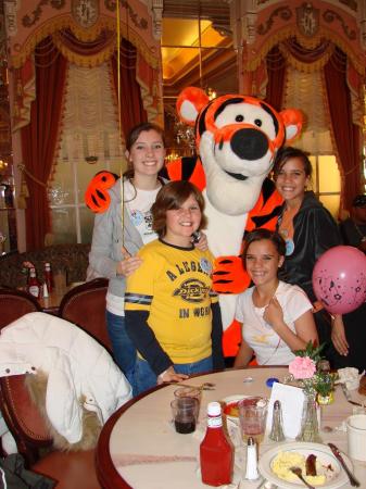 Lori Jones Photo 16