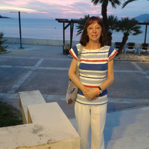 Eileen Jones Photo 9