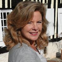 Lisa Morin Photo 42