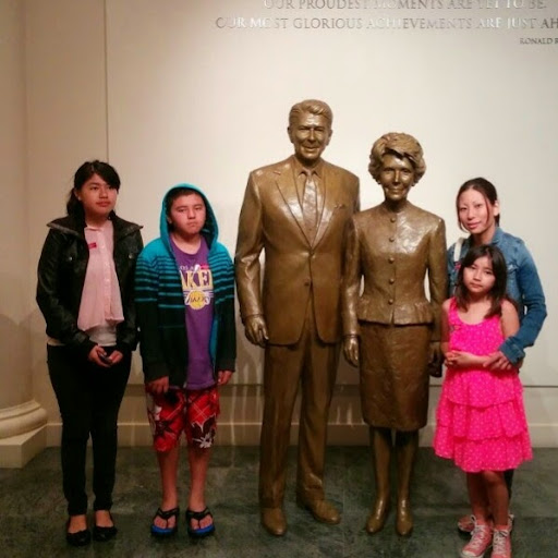 Debra Flores Photo 11