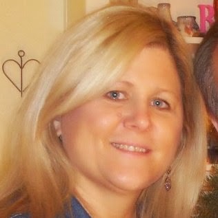 Julie Wright Photo 19