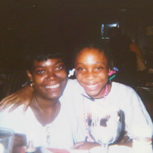 Loretta Taylor Photo 31