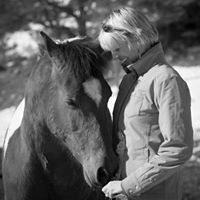 Amanda Leahy Photo 22