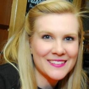 Laura Mackay Photo 18