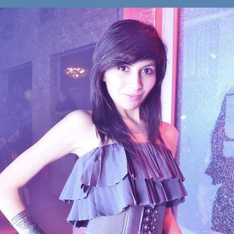 Ruth Medina Photo 29