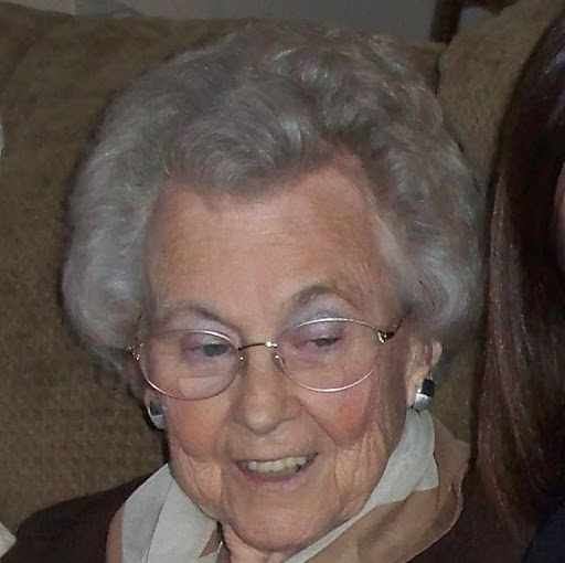 Lorraine Bell Photo 33