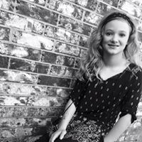 Leah Burns Photo 26