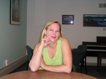 Lara Rogers Photo 1