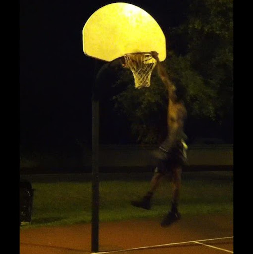 Christian Barnes Photo 8