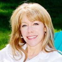 Suzanne Skaggs Photo 16