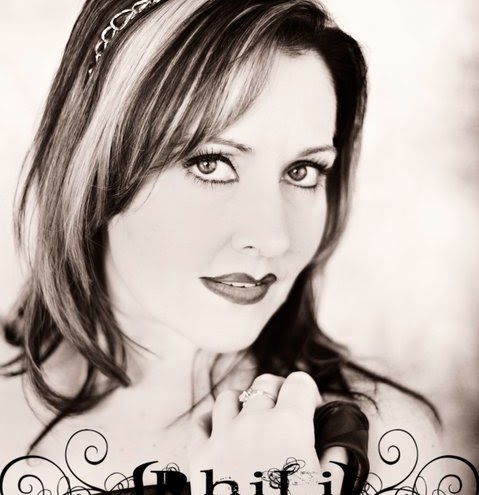 Michelle Nicholls Photo 27