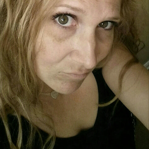 Amanda Colvin Photo 4