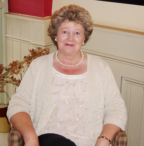 Janet Davies Photo 24