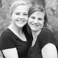 Rebecca Lowery Photo 25